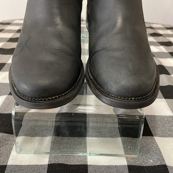 Clarks Women's Maye Black Nubuck Leather Ankle Strap Boot Booties Size 9.5 - Picture 3 of 12